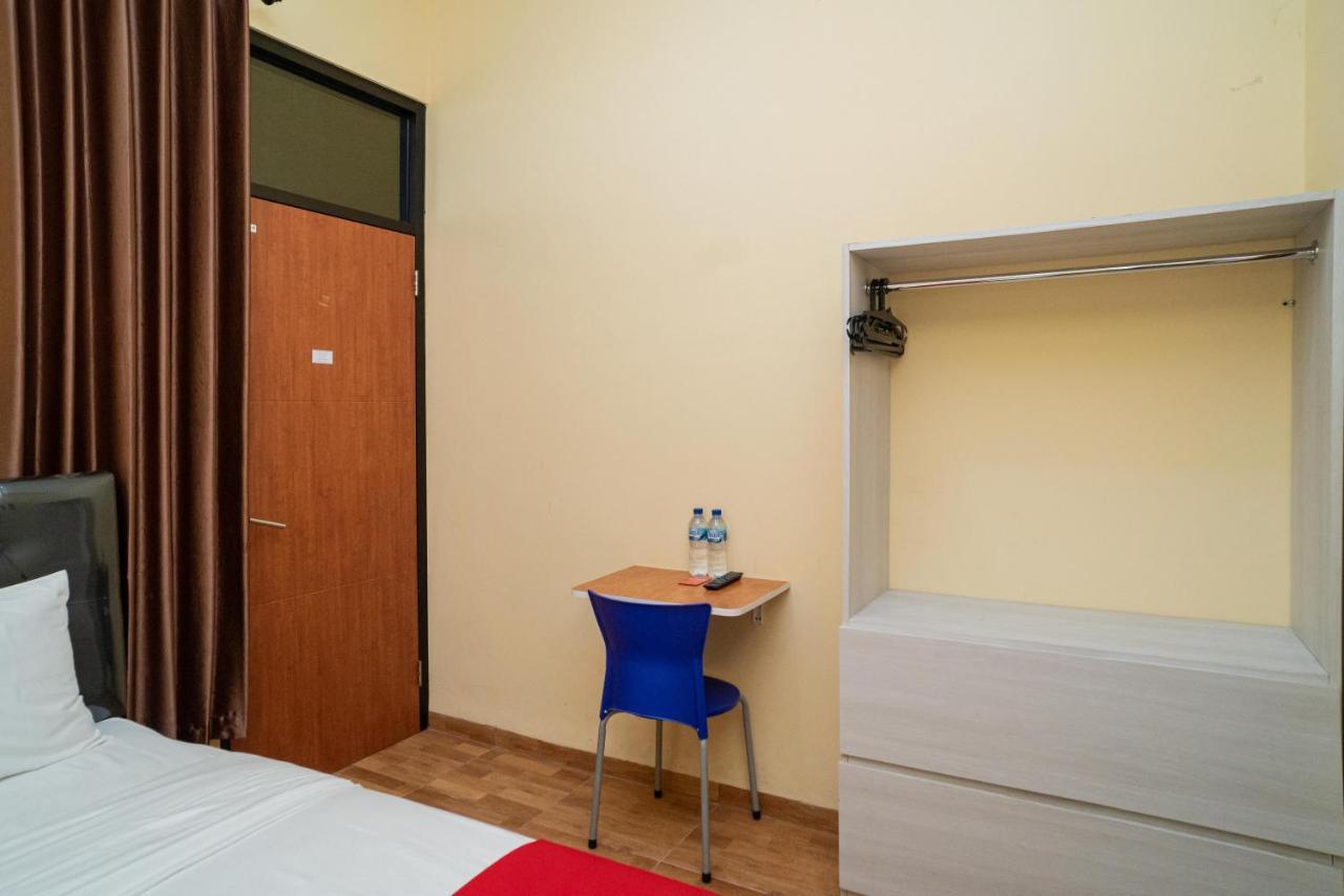 Reddoorz Syariah Near Jembatan Merah Plaza Krembangan Kültér fotó